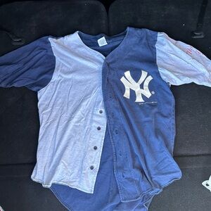 Vintage Yankees shirt